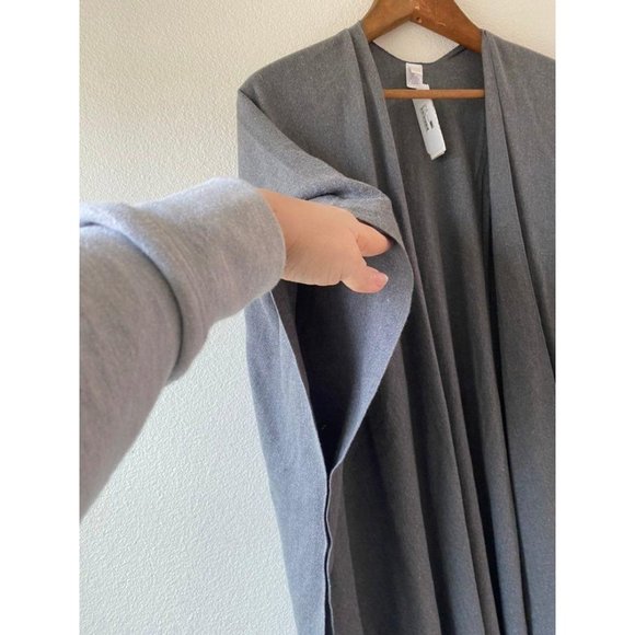 Charming Charlie Gray Fringe Kimono OS New - Picture 3 of 7